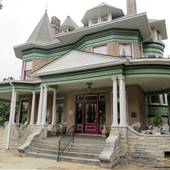 Hassinger Daniels Mansion Bed and Breakfast