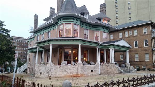 Hassinger Daniels Mansion Bed and Breakfast