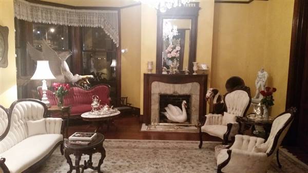 Hassinger Daniels Mansion Bed and Breakfast